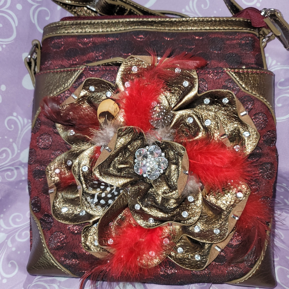 Hananel Elegant Red and Gold Crossbody Bag